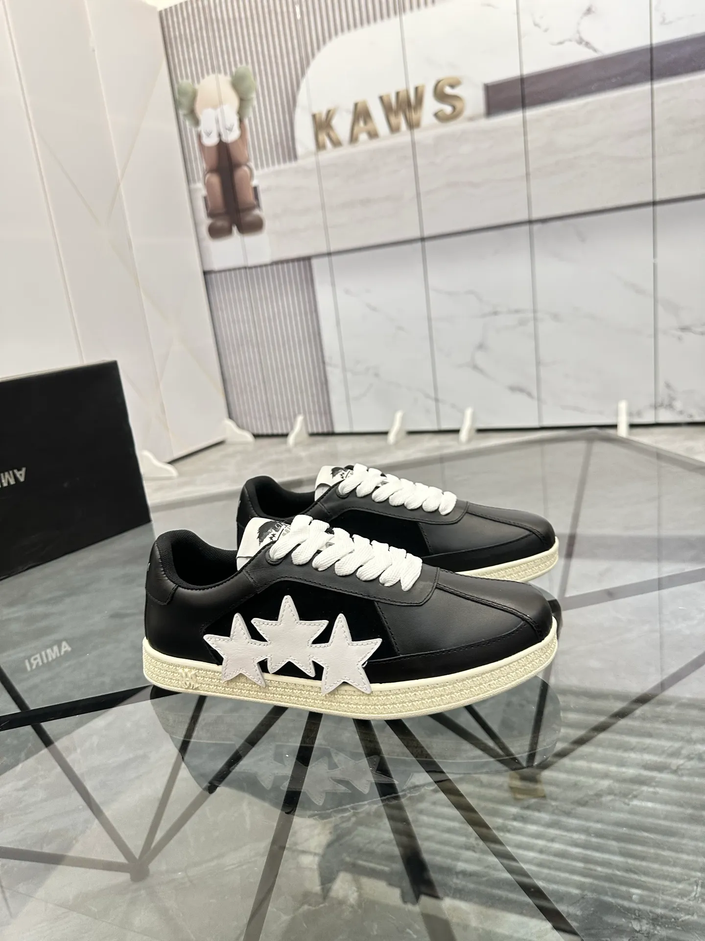 Men's shoes: 💰P420¥ Product trademark: AMIRI* "Amir*" low-top casual shoes Regular size: 38-45 (can be customized to 46) Product material: imported cowhide upper, breathable lining, original outsole. Number: 001